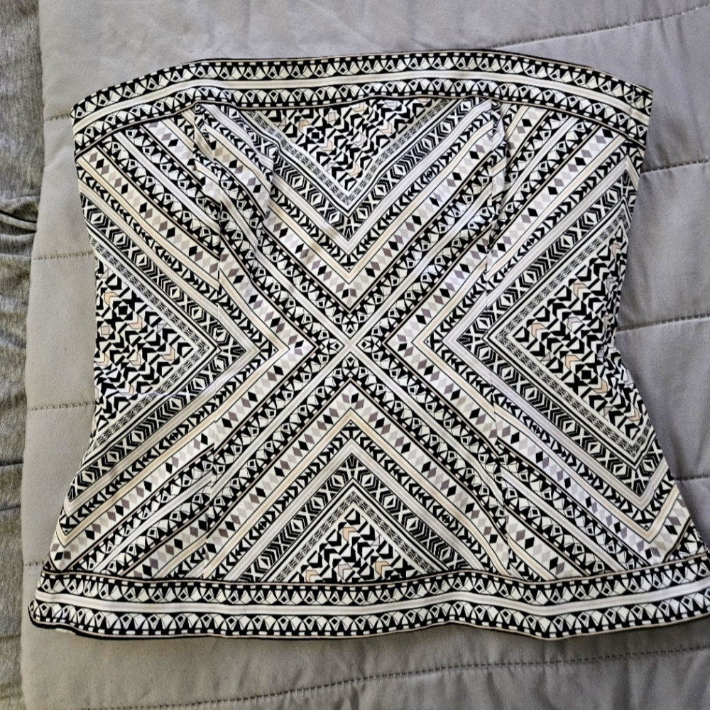 White House Black Market Black and White Geometric Strapless Top Size 2